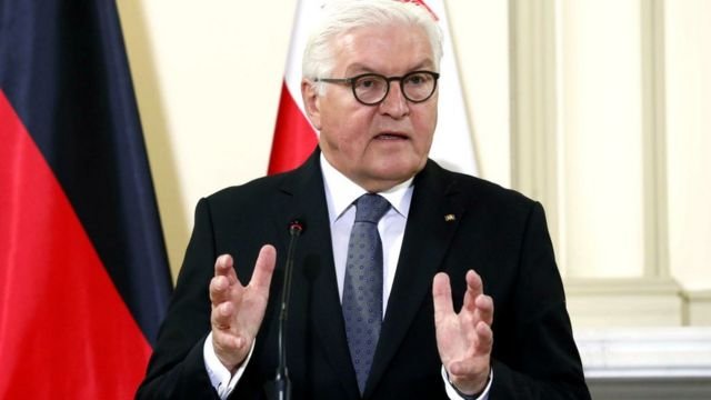 Президент Німеччини, якому Київ відмовив у візиті, поговорив із Зеленським