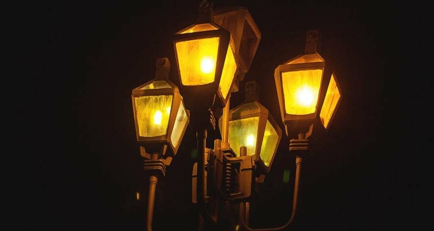В Ужгороді сьогодні ввечері вирішили увімкнути вуличне освітлення 