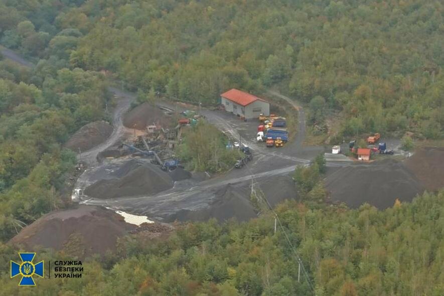 На Закарпатті СБУ викрила підприємство на незаконному видобутку та продажу цінної породи корисних копалин на 309 мільйонів гривень