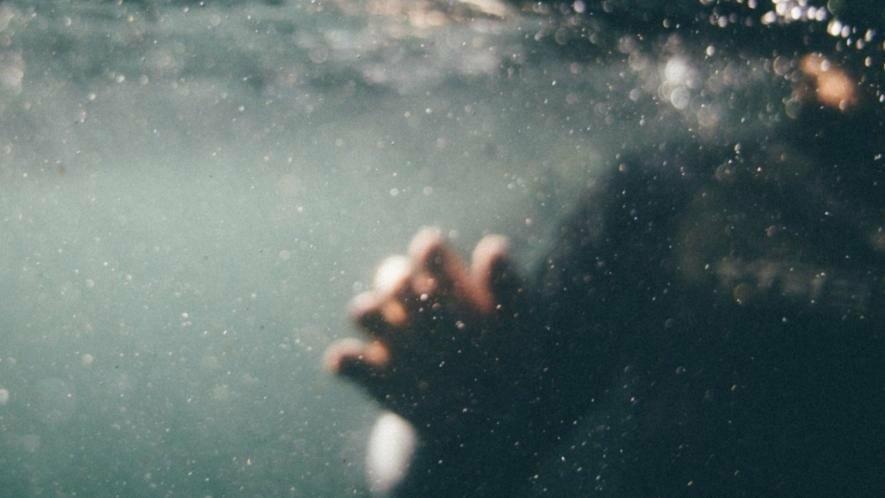 Із водойми на Закарпатті витягнули тіло жінки