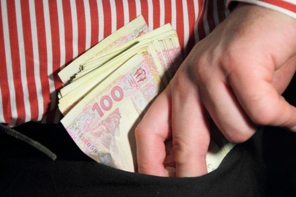 На Ужгородщині викрили масштабне привласнення коштів на будівництві цвинтаря