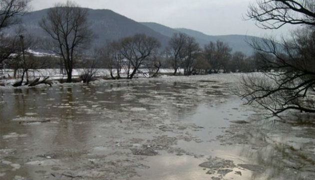 Гідрологічний прогноз по Закарпаттю: можливий вихід річок на заплави і сход селів