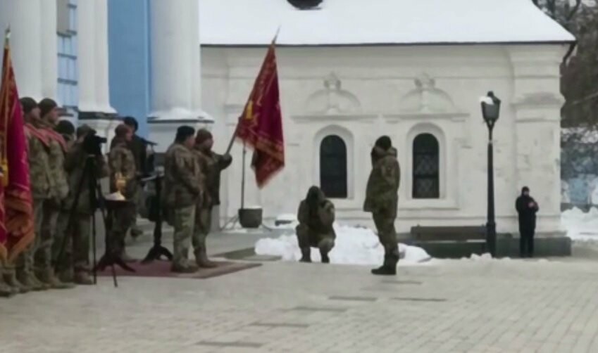 101-ша Закарпатська бригада Територіальної оборони отримала з рук Залужного Бойовий прапор