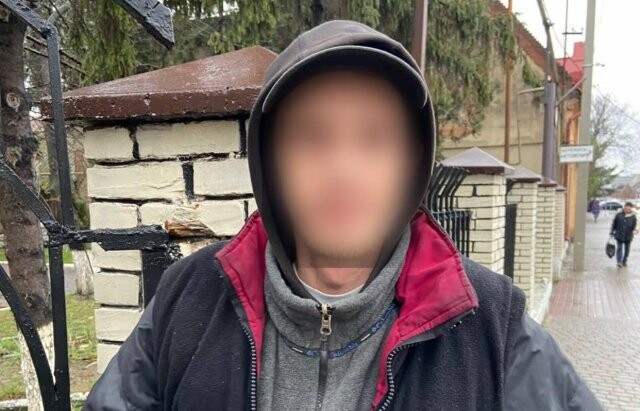 Ужгородська поліція затримала зловмисника, який перебував у розшуку за домашнє насильство