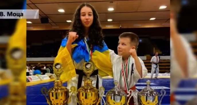 Брат і сестра із Закарпаття вибороли титули чемпіонів Європи з карате