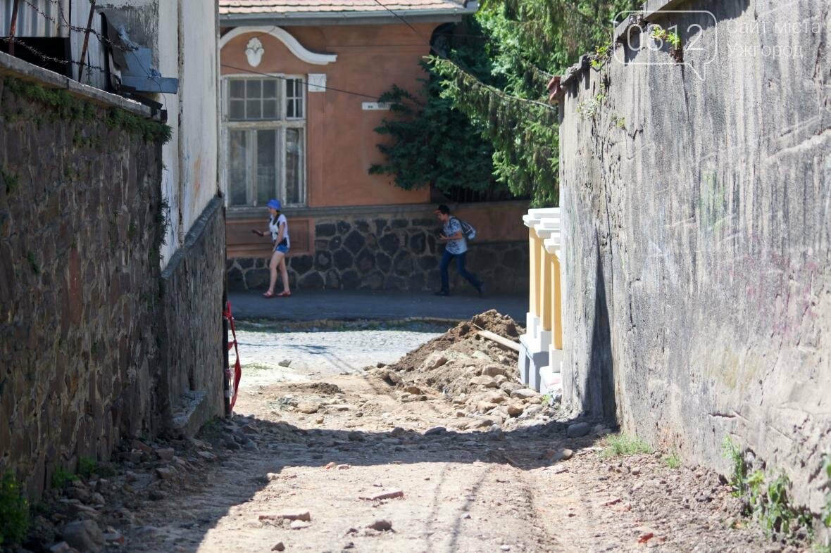 Шлях у один кінець: як в Ужгороді капітально ремонтують Зам..., фото-7 Шлях у один кінець: як в Ужгороді капітально ремонтують Замкові сходи - фоторепортаж, фото-7