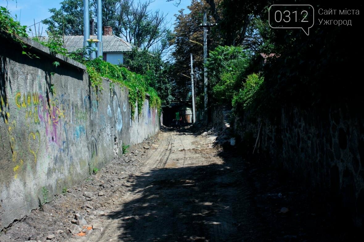 Шлях у один кінець: як в Ужгороді капітально ремонтують За..., фото-14 Шлях у один кінець: як в Ужгороді капітально ремонтують Замкові сходи - фоторепортаж, фото-14