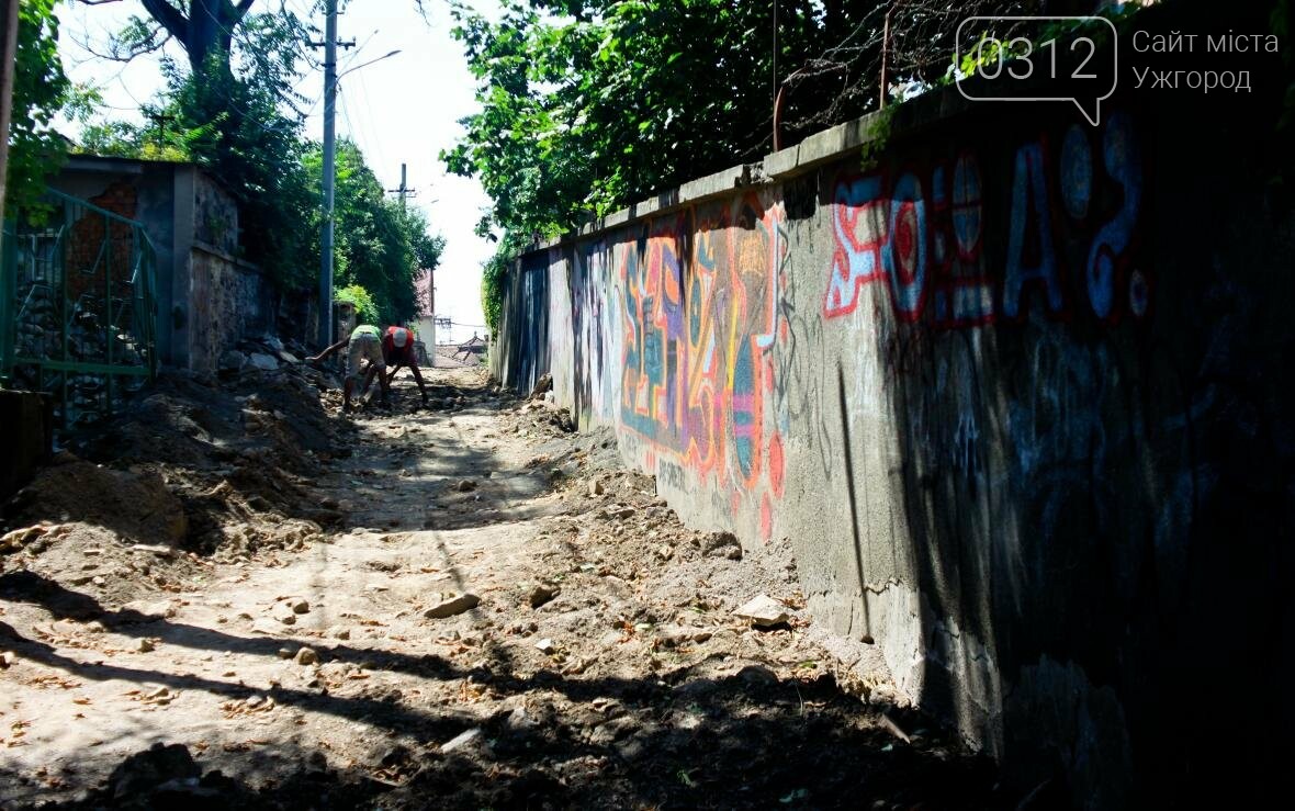 Шлях у один кінець: як в Ужгороді капітально ремонтують Зам..., фото-4 Шлях у один кінець: як в Ужгороді капітально ремонтують Замкові сходи - фоторепортаж, фото-4