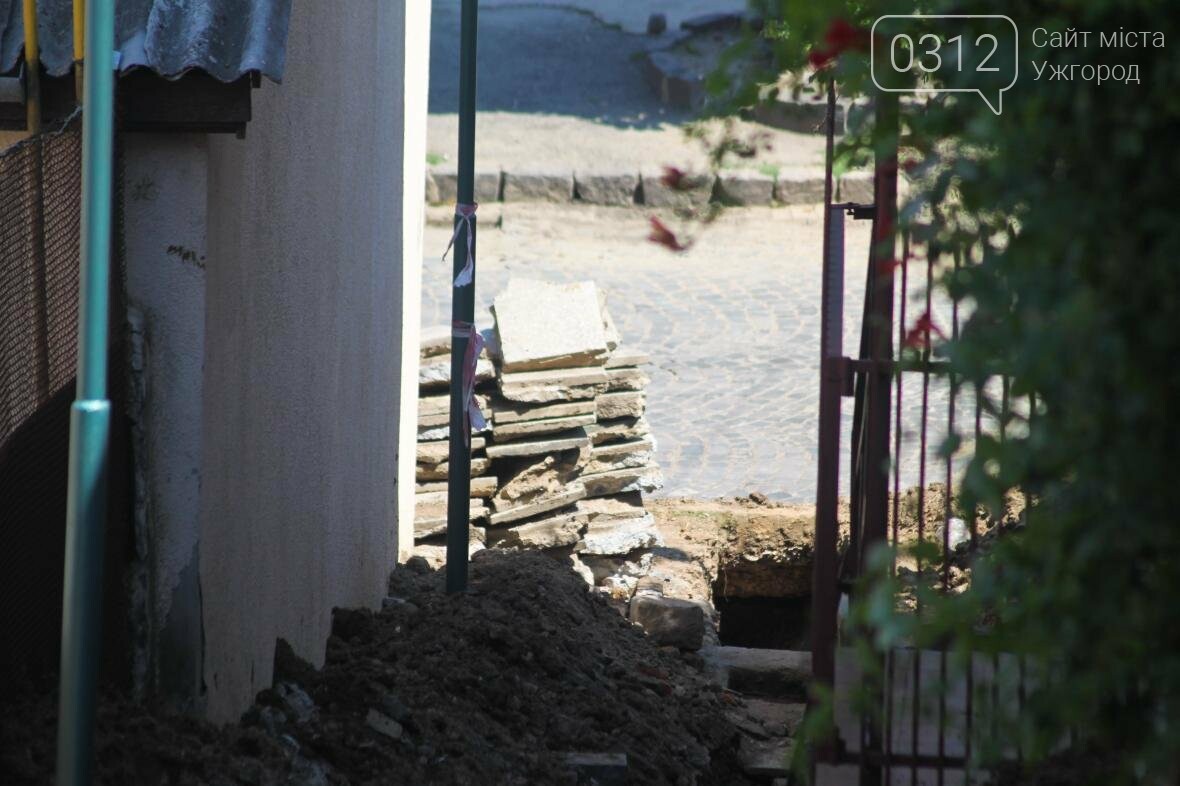 Шлях у один кінець: як в Ужгороді капітально ремонтують За..., фото-10 Шлях у один кінець: як в Ужгороді капітально ремонтують Замкові сходи - фоторепортаж, фото-10