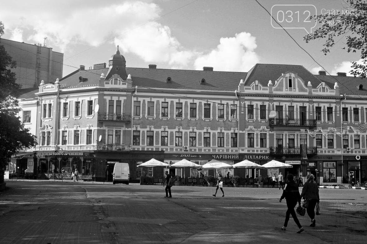 Перекрили, а ремонт не почали: Петефі без автомобілів та з..., фото-7 Перекрили, а ремонт не почали: Петефі без автомобілів та з людьми на дорозі (ФОТОРЕПОРТАЖ), фото-7