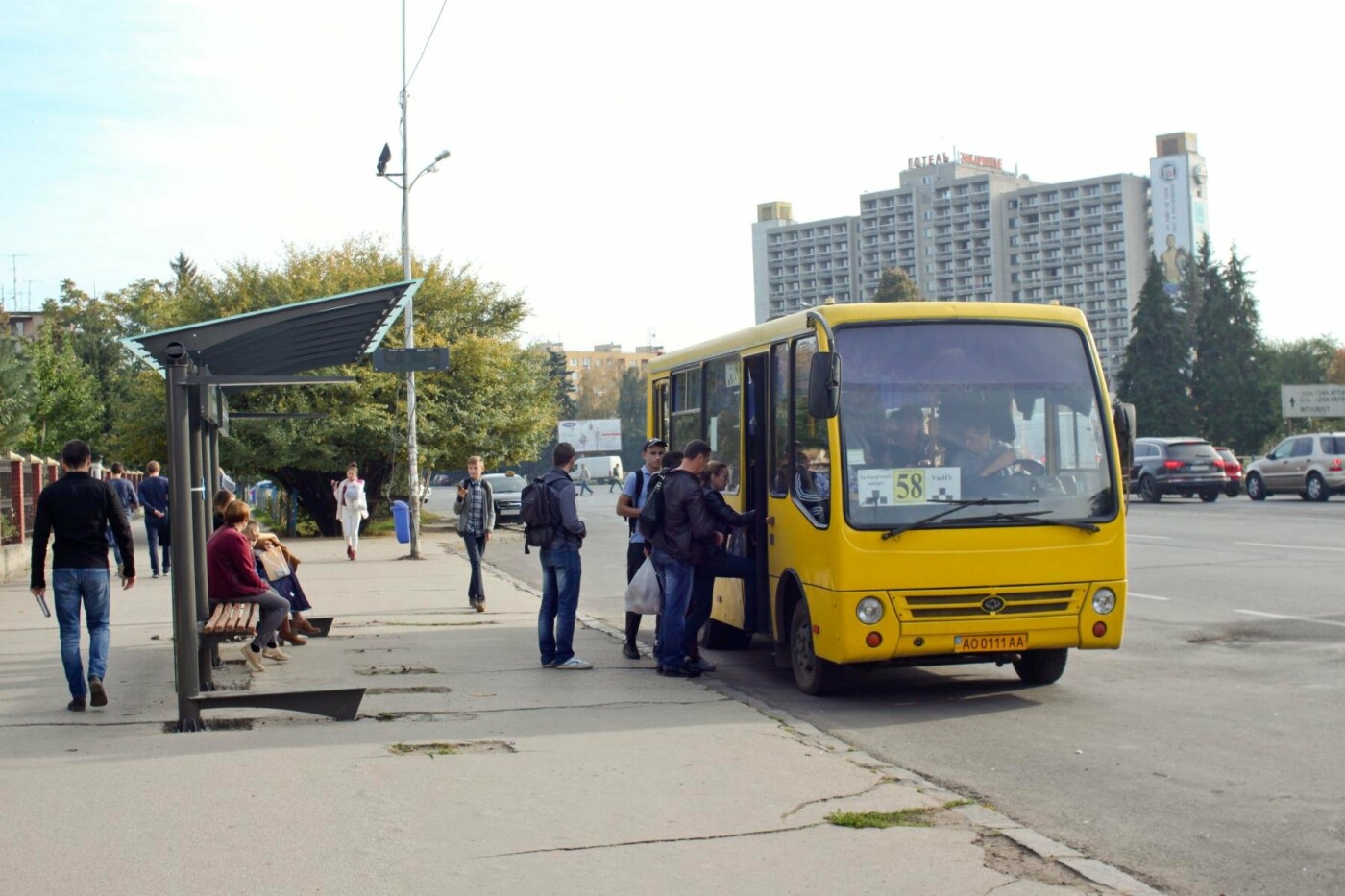 Антивандальне скло та відеоспостереження: чим дивуватимуть..., фото-12 Антивандальне скло та відеоспостереження: чим дивуватимуть нові зупинки в Ужгороді? (ФОТОРЕПОРТАЖ), фото-12