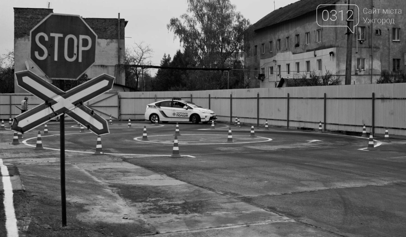 "Поліцейський автослалом": в Ужгороді патрульні змагались..., фото-28 "Поліцейський автослалом": в Ужгороді патрульні змагались у керуванні авто з перешкодами (ФОТОРЕПОРТАЖ), фото-28