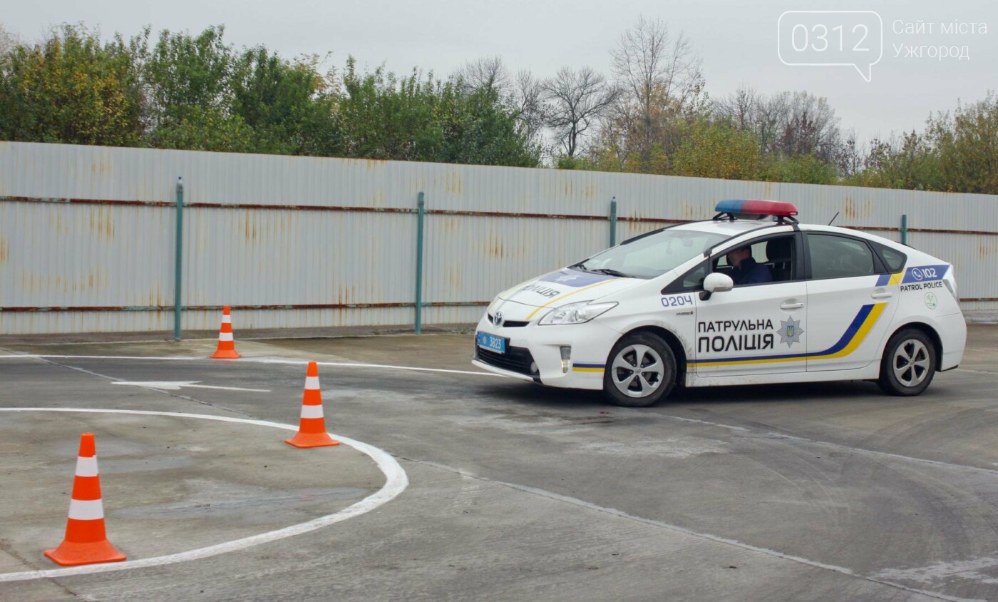 "Поліцейський автослалом": в Ужгороді патрульні змагались..., фото-16 "Поліцейський автослалом": в Ужгороді патрульні змагались у керуванні авто з перешкодами (ФОТОРЕПОРТАЖ), фото-16