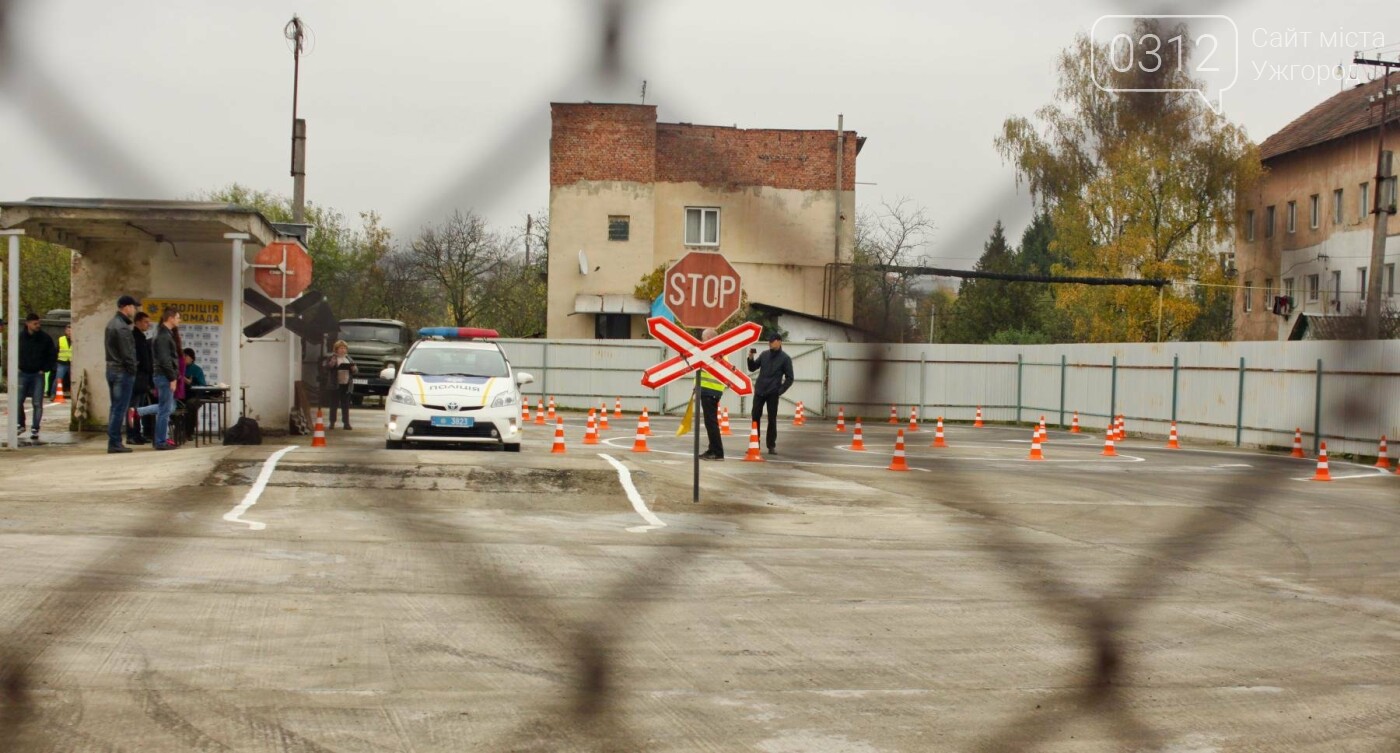 "Поліцейський автослалом": в Ужгороді патрульні змагались у..., фото-9 "Поліцейський автослалом": в Ужгороді патрульні змагались у керуванні авто з перешкодами (ФОТОРЕПОРТАЖ), фото-9