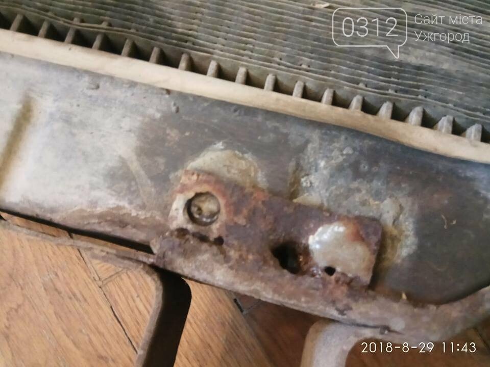 На Закарпатті начальник прикордонної застави розстріляв з п..., фото-1 На Закарпатті начальник прикордонної застави розстріляв з пістолета автомобіль селянина - журналіст (ФОТО), фото-1