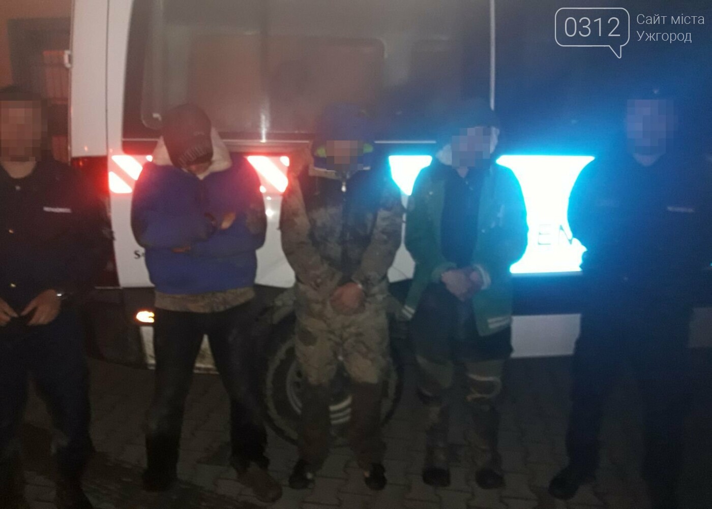 Знахідка тижня: У закарпатця з угорським паспортом вдома зн..., фото-1 Знахідка тижня: У закарпатця з угорським паспортом вдома знайшли 12 000 пачок цигарок (ФОТО), фото-1