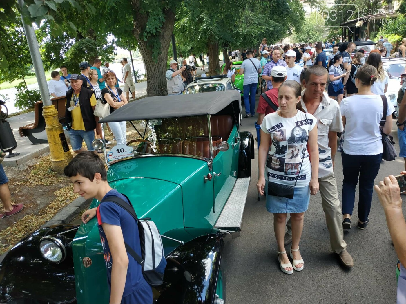 «Земплінське ралі автоветеранів» зібрало в Ужгороді близьк..., фото-17 «Земплінське ралі автоветеранів» зібрало в Ужгороді близько 100 ретро автомобілів (ФОТО), фото-17
