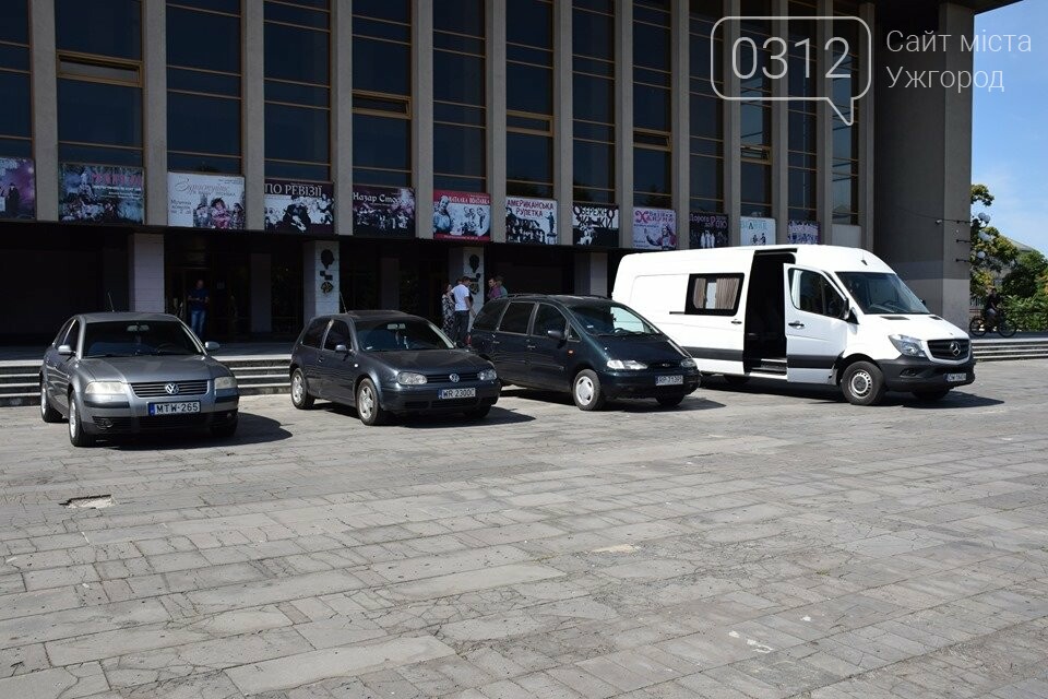 Мін'юст передав військовим чотири конфісковані автівки, з н..., фото-1 Мін'юст передав військовим чотири конфісковані автівки, з них три – благодійним фондам Закарпаття (ФОТОРЕПОРТАЖ), фото-1