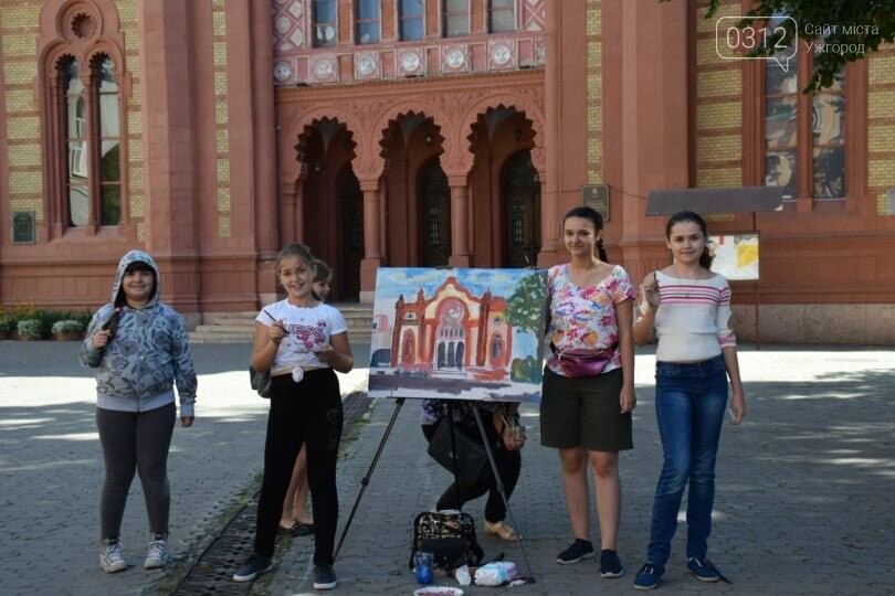 Панораму мальовничого Ужгорода створювали юні художники об..., фото-8 Панораму мальовничого Ужгорода створювали юні художники обласного центру (ФОТОРЕПОРТАЖ) , фото-8