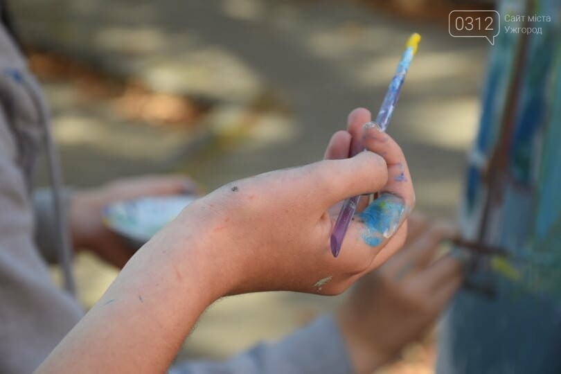Панораму мальовничого Ужгорода створювали юні художники об..., фото-11 Панораму мальовничого Ужгорода створювали юні художники обласного центру (ФОТОРЕПОРТАЖ) , фото-11