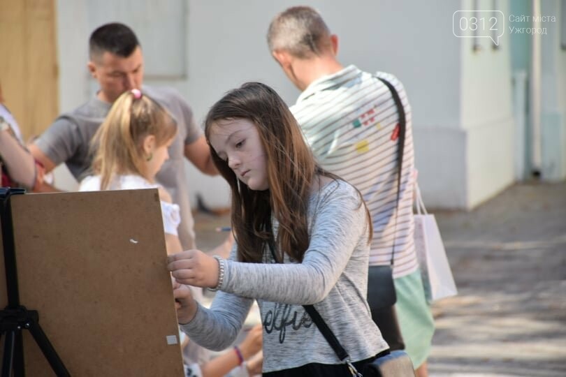 Панораму мальовничого Ужгорода створювали юні художники об..., фото-12 Панораму мальовничого Ужгорода створювали юні художники обласного центру (ФОТОРЕПОРТАЖ) , фото-12