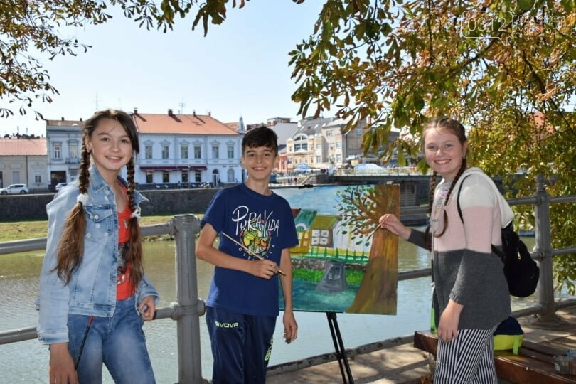 Панораму мальовничого Ужгорода створювали юні художники об..., фото-2 Панораму мальовничого Ужгорода створювали юні художники обласного центру (ФОТОРЕПОРТАЖ) , фото-2