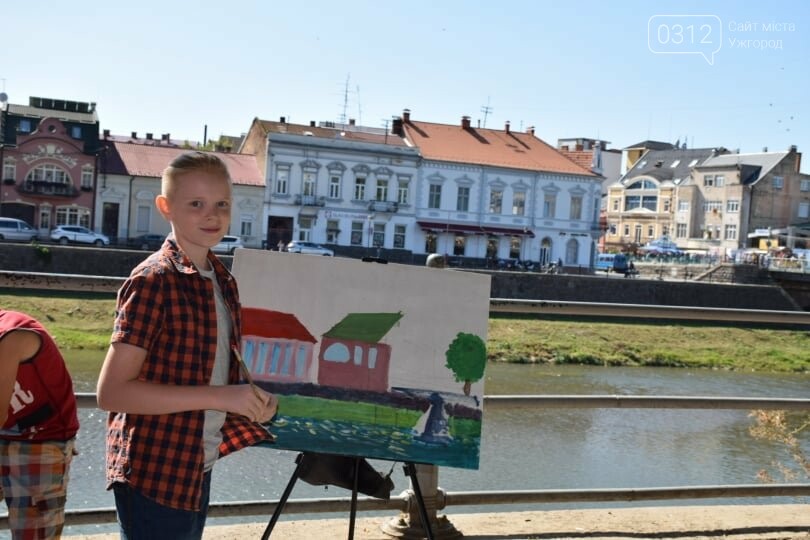 Панораму мальовничого Ужгорода створювали юні художники об..., фото-3 Панораму мальовничого Ужгорода створювали юні художники обласного центру (ФОТОРЕПОРТАЖ) , фото-3