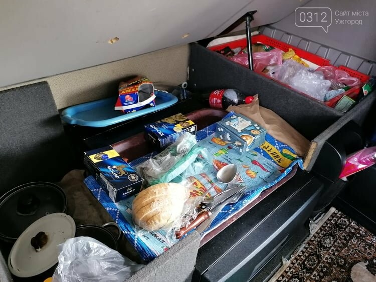 Їжа закінчується, а до магазину - 7 км: Далекобійники стоят..., фото-2 Їжа закінчується, а до магазину - 7 км: Далекобійники стоять по тижню у черзі до кордону біля Ужгорода, фото-2