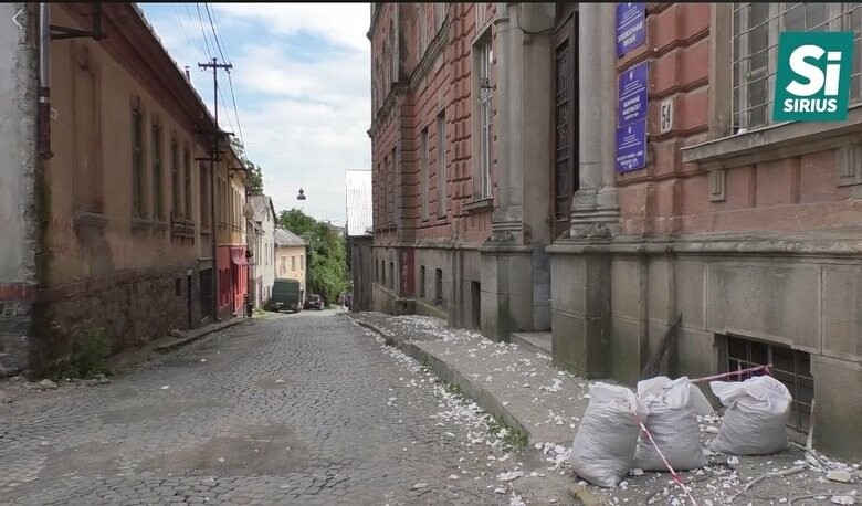 Аварійна будівля - В Ужгороді руйнується об`єкт культурної спадщині