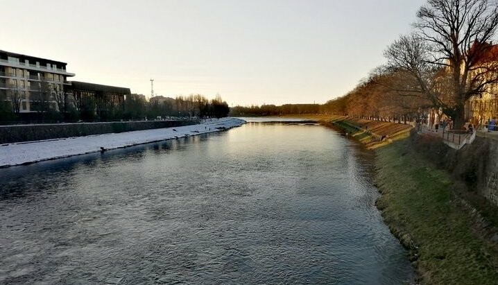 Дві пори року на одному фото: Ужгород неймовірний