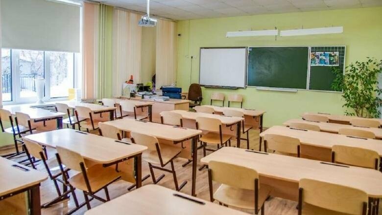 В Ужгороді школярі старших класів  перейдуть на дистанційне навчання 