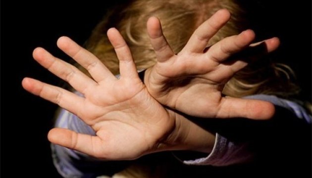 В Ужгороді затримали тренера з боксу, який розбещував  малолітню вихованку