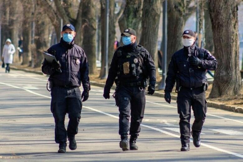 Закарпатці недотримуються карантинного режиму: відомо де зафіксували порушників