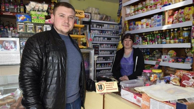 Підприємців із Закарпаття оштрафували на 27 тис грн: продавали сигарет неповнолітнім