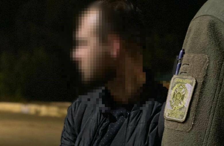 На кордоні з Угорщиною затримали чоловіка, який перебував у розшуку