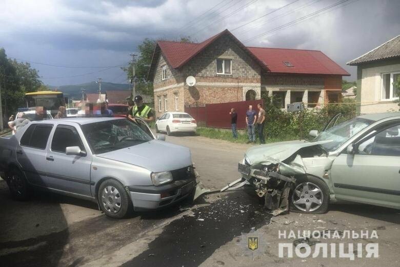 На Закарпатті внаслідок ДТП травмувалися четверо осіб