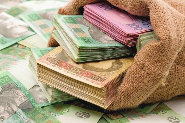 З доходів закарпатців до бюджету сплатили понад 2 млрд грн