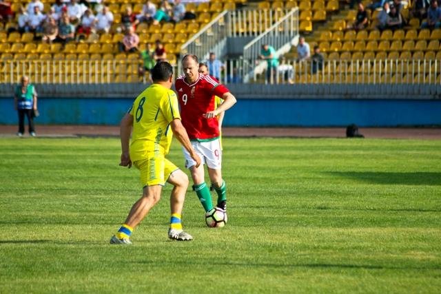 Найяскравіші моменти матчу збірних ветеранів України та Уг..., фото-9 Найяскравіші моменти матчу збірних ветеранів України та Угорщини в Ужгороді: фоторепортаж, фото-9