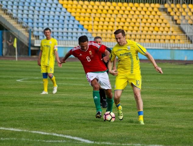 Найяскравіші моменти матчу збірних ветеранів України та Уг..., фото-7 Найяскравіші моменти матчу збірних ветеранів України та Угорщини в Ужгороді: фоторепортаж, фото-7
