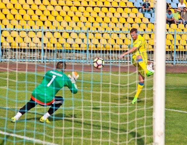 Найяскравіші моменти матчу збірних ветеранів України та Уг..., фото-1 Найяскравіші моменти матчу збірних ветеранів України та Угорщини в Ужгороді: фоторепортаж, фото-1