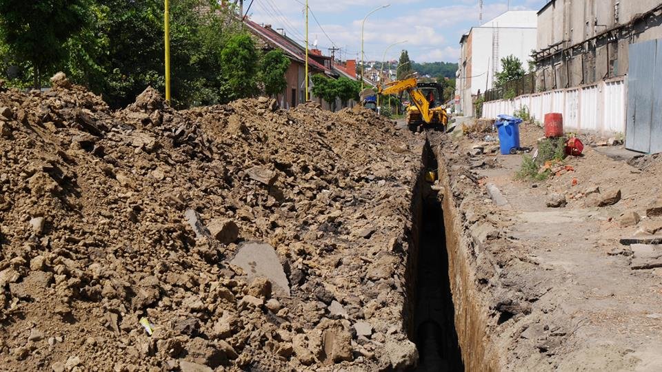 Вже не самотня: в Ужгороді на Шумній капітально ремонтують..., фото-3 Вже не самотня: в Ужгороді на Шумній капітально ремонтують (ФОТО), фото-3