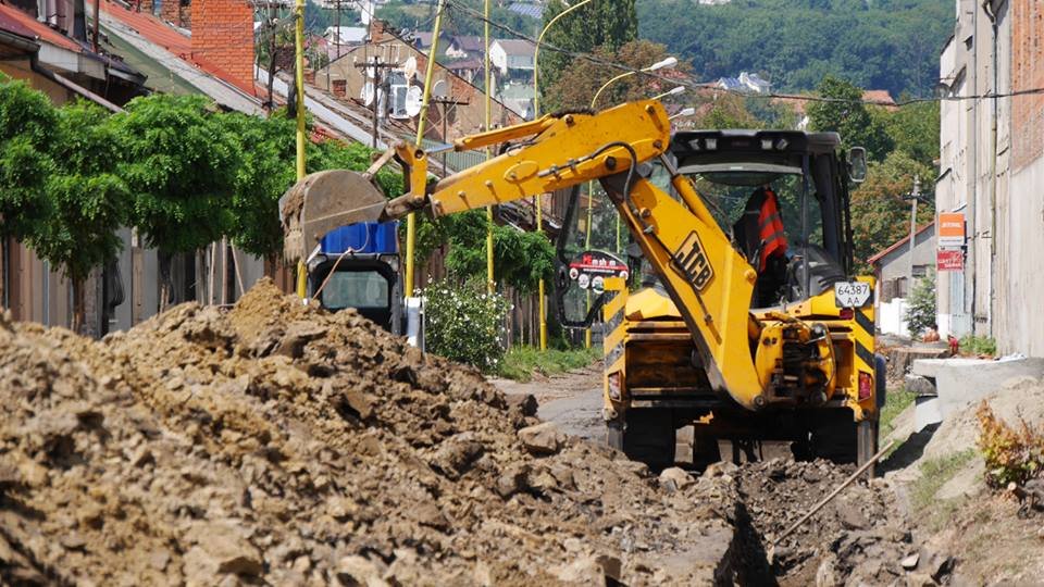 Вже не самотня: в Ужгороді на Шумній капітально ремонтують..., фото-1 Вже не самотня: в Ужгороді на Шумній капітально ремонтують (ФОТО), фото-1