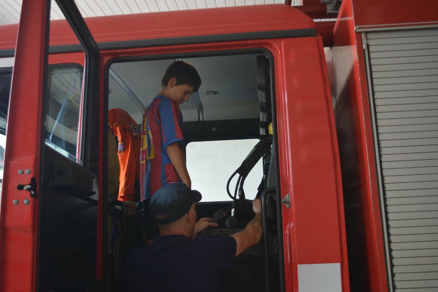 "Буду рятувальником!": 10-річний Іван з Ужгорода проводить..., фото-2 "Буду рятувальником!": 10-річний Іван з Ужгорода проводить канікули у пожежній частині (ФОТОРЕПОРТАЖ), фото-2