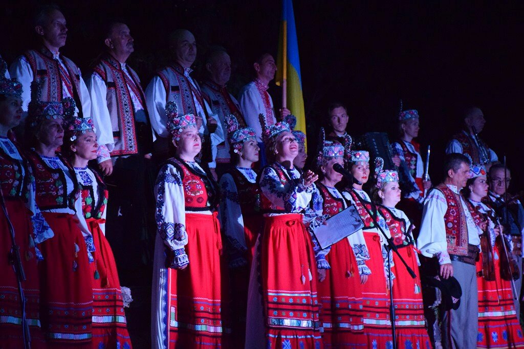 На Поштовій молилися за Україну: Ужгород почав святкувати Д..., фото-2 На Поштовій молилися за Україну: Ужгород почав святкувати День Незалежності (ФОТО), фото-2