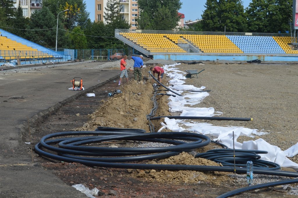 В Ужгороді на стадіоні "Авангард" розпочався масштабний рем..., фото-3 В Ужгороді на стадіоні "Авангард" розпочався масштабний ремонт (ФОТОРЕПОРТАЖ), фото-3