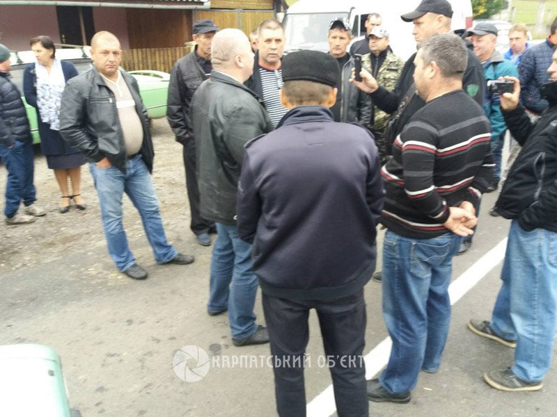 До уваги водіїв: Дорога Ужгород - Львів - перекрита протест..., фото-3 До уваги водіїв: Дорога Ужгород - Львів - перекрита протестувальниками (ФОТО), фото-3