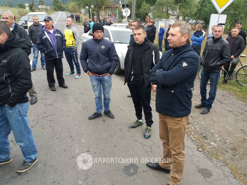 До уваги водіїв: Дорога Ужгород - Львів - перекрита протест..., фото-4 До уваги водіїв: Дорога Ужгород - Львів - перекрита протестувальниками (ФОТО), фото-4