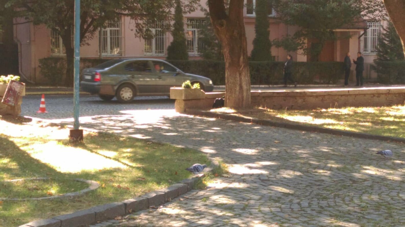 На вулиці Довженка в Ужгороді виявили підозрілу сумку (ФОТО..., фото-1 На вулиці Довженка в Ужгороді виявили підозрілу сумку (ФОТО, ОНОВЛЕНО), фото-1