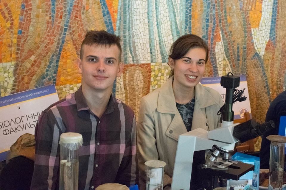 600 майбутніх випускників шкіл завітали на День відкритих д..., фото-7 600 майбутніх випускників шкіл завітали на День відкритих дверей до УжНУ (ФОТО), фото-7