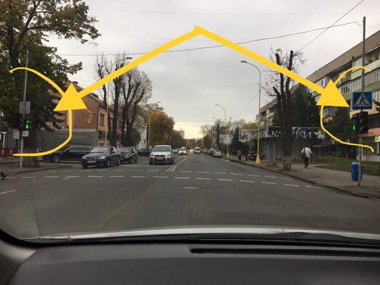 На вул. Л.Толстого в Ужгороді несправний світлофор наражає..., фото-1 На вул. Л.Толстого в Ужгороді несправний світлофор наражає ужгородців на небезпеку (ФОТО), фото-1
